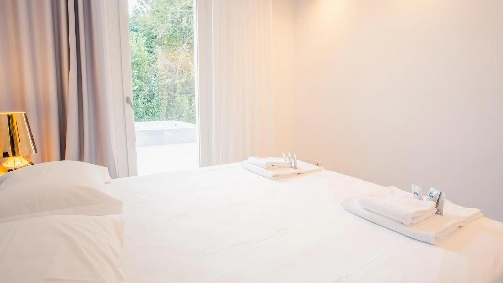דירה פאדנג'ה סול גארדה Garda Luxury Suite - Italian Homing איטליה